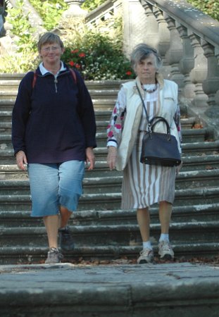 2005 - Marie-Francoise Falisse avec moune.JPG